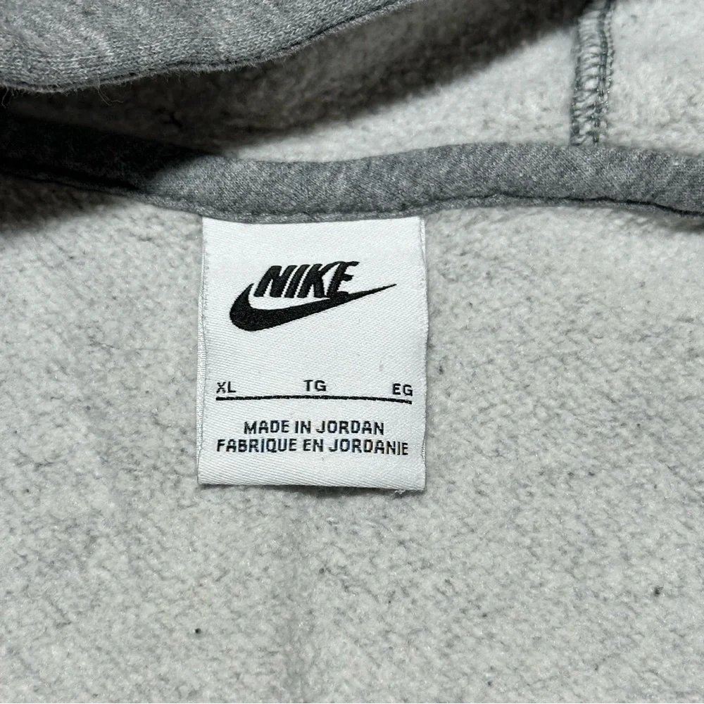 Nike full zip hoodie Size XL classic comfy athletic unisex sportswear winterwear